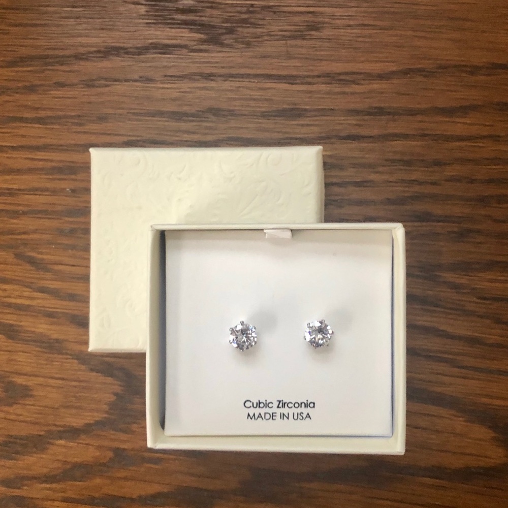 NWOT  Earrings  ✨